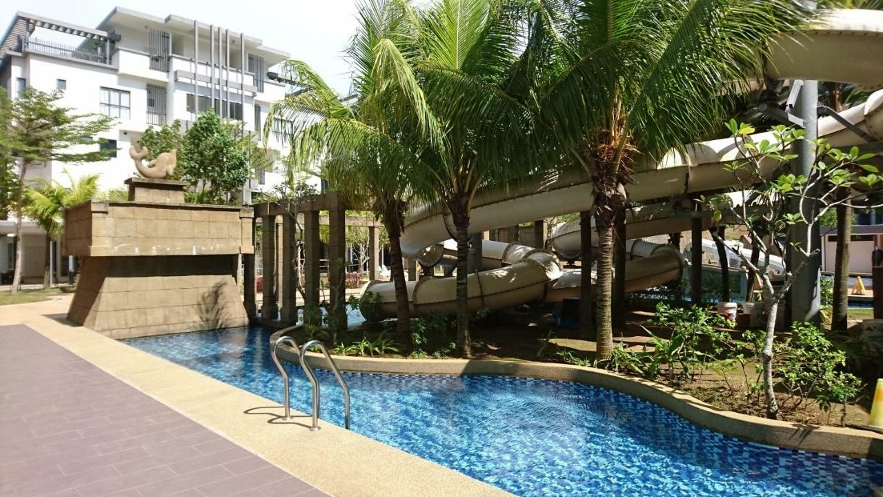 Cozy Swiss Garden Beach Resort Residence Kampung Sungai Karang 외부 사진